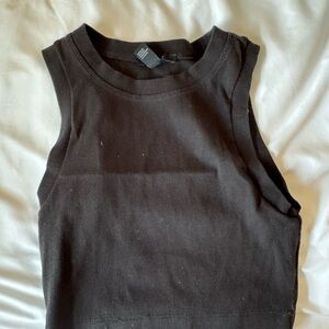 2-pack of white and Black Sleeveless Women's Tops